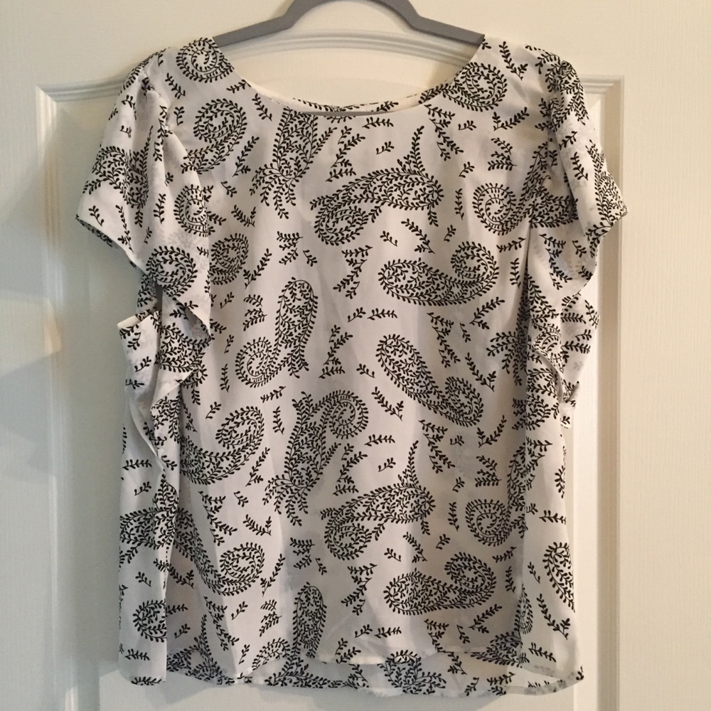 Banana Republic ruched shoulder blouse. NWT - Picture 5 of 7